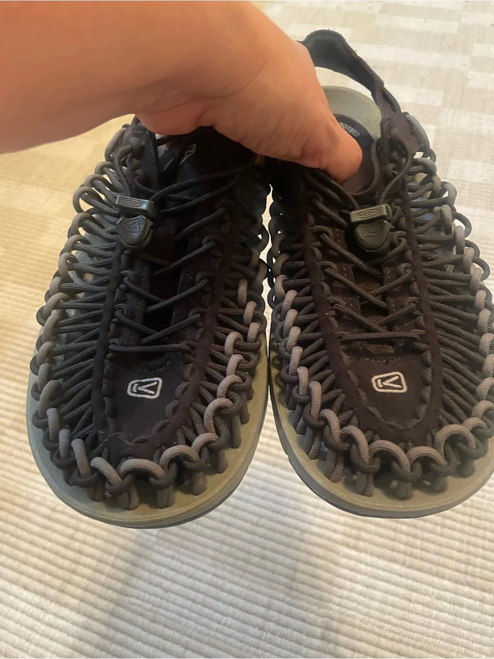 KEEN Men's Size US 10.5 Uneek Sandals Water Shoes Black & Gray